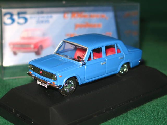 FS2040 VAZ 2101 35th Anniversary Special Edition blue 